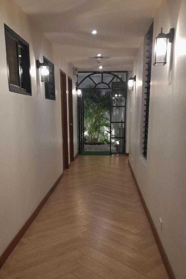 Aurora Suites Pasay Bagian luar foto