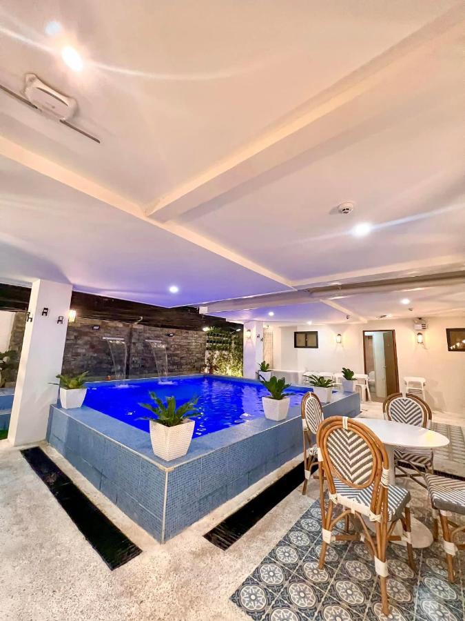 Aurora Suites Pasay Bagian luar foto