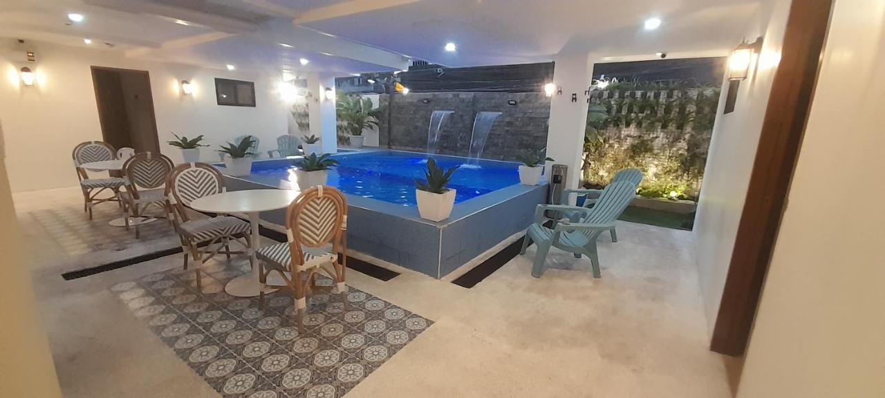 Aurora Suites Pasay Bagian luar foto
